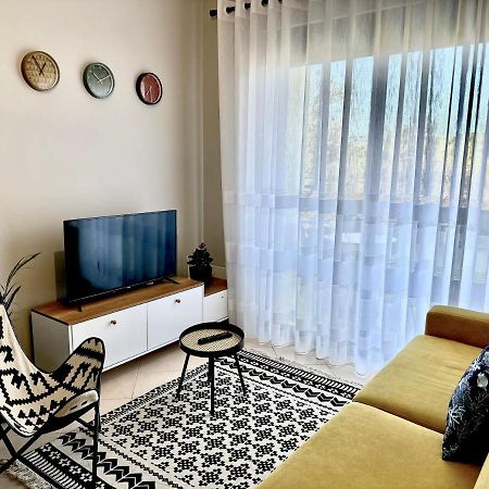 Cheerful 2-Bedroom Apartment In Golem Golem  Eksteriør bilde