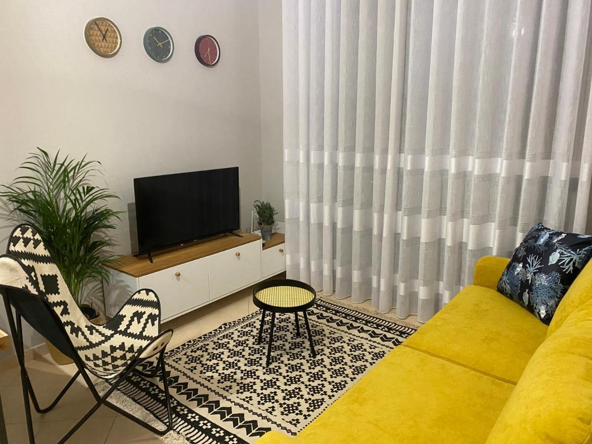Cheerful 2-Bedroom Apartment In Golem Golem  Eksteriør bilde