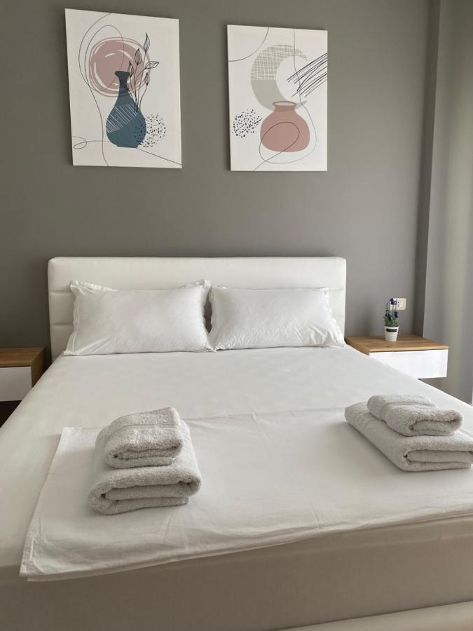 Cheerful 2-Bedroom Apartment In Golem Golem  Eksteriør bilde